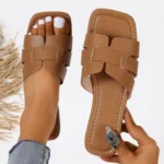 Ladies' fashionable casual flat sandals, versatile outdoor wear, flat slippers for wearing outside